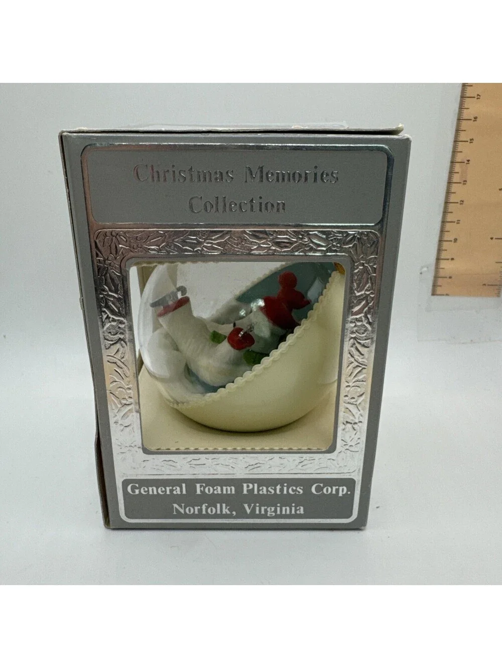 1981 Christmas Memories Collection 1981 Polar Bear Unbreakable Satin Ornament VA